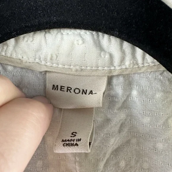 Merona Button Down Shirt Women's S White Subtle Textured Polka Dot Pattern - Picture 2 of 8